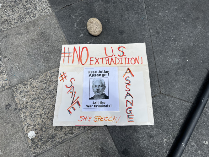 sm_assange_no_extradition_7-2-22.jpg 