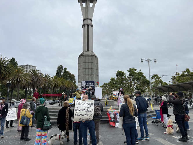 sm_assange_rally_crowd_7-2-22.jpg 