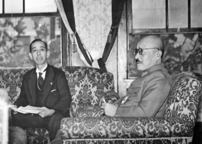 sm_hideki_t__j___and_nobusuke_kishi_in_1943.jpg