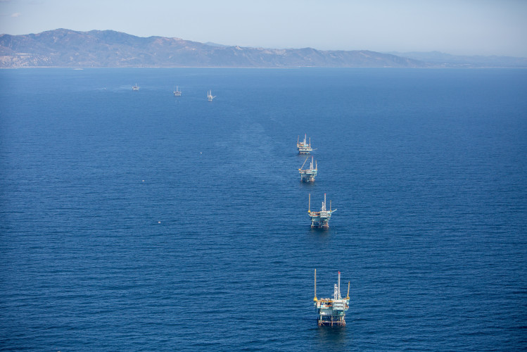 sm_rsoff_shore_oil_rigs_ca_and_san_ardo_field_drew_bird_photo120.jpg 