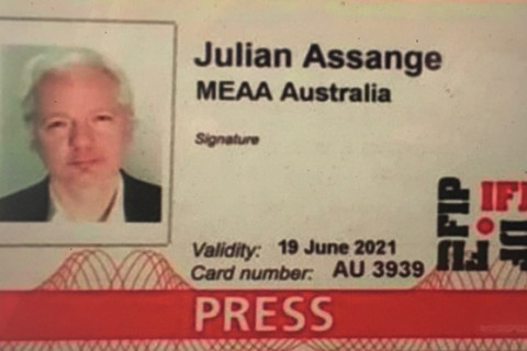 480_assange_press_card.jpg 