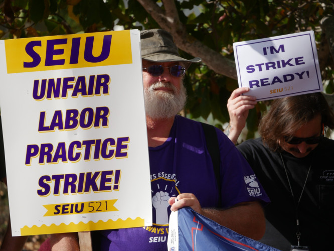 sm_santa_cruz_city_workers_strike_seiu_local_521_ulp_unfair_labor_practices.jpg 