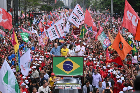 480_lula_unions_parade__1.jpg