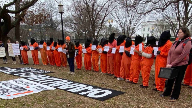 sm_h2-guantanamo-protest.jpg 