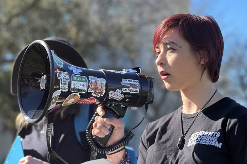 480_dxe_ucdavis-primates2-karalongonmegaphone2.jpeg 