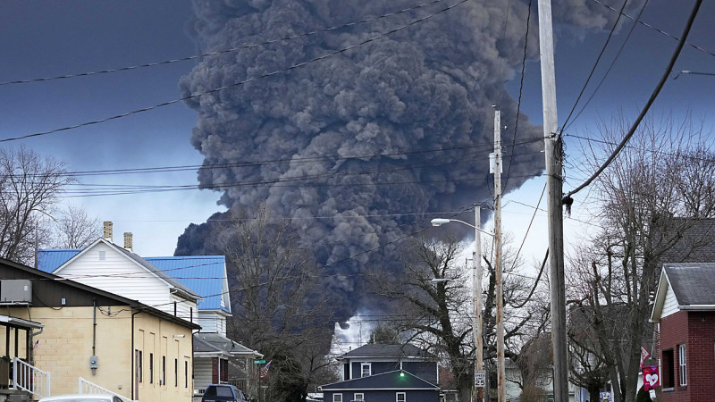 sm_train_derailment_ap_23044465686358_ky_0213.jpeg 