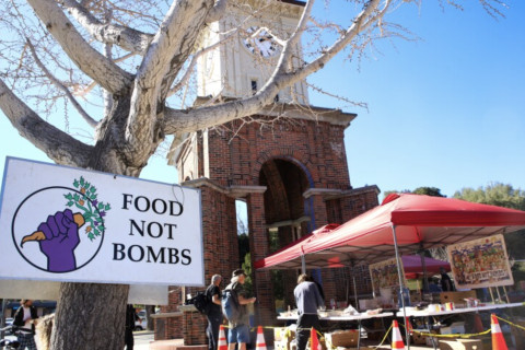 480_santa_cruz_food_not_bombs.jpg