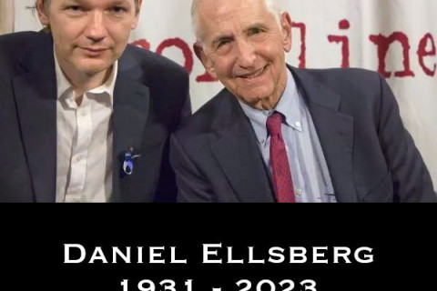 480_assange_daniel_ellsberg.jpg