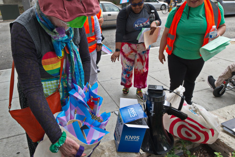 480_leon_hilton_mbwa_masks_flags.jpg