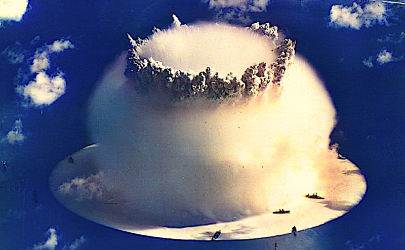 sm_nuclear-war-crossroads_baker_explosion.jpg 