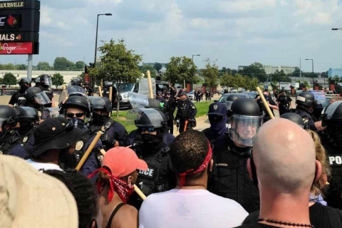 Confronting Louisville Police shortly before arrest in 2020