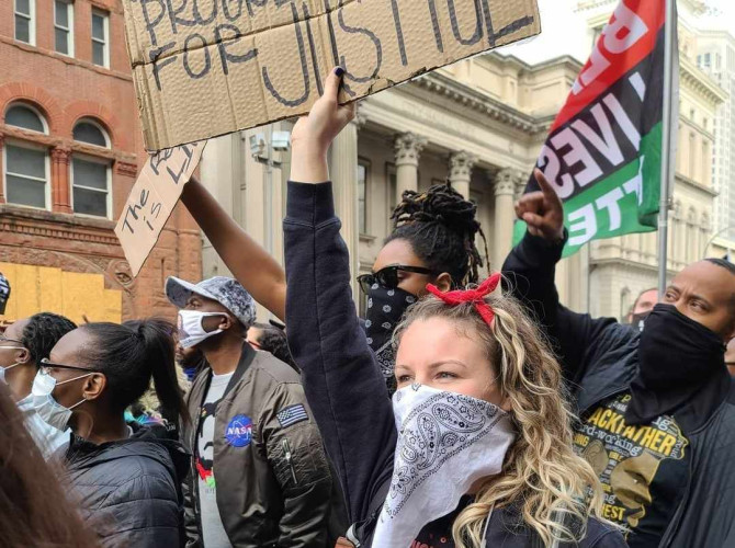 Protestors at a Breonna Taylor march