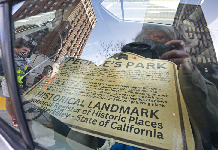Berkeley High School kids joined with old timers
to protect the unhoused from sweeps and also to save People's Park