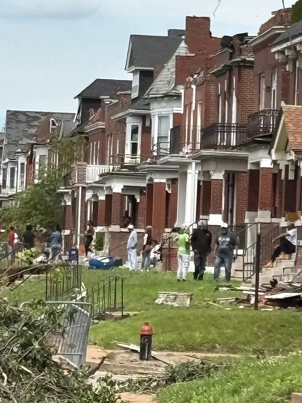 sm_northside_st._louis_neighbors_survey_the_damage_1_1.webp