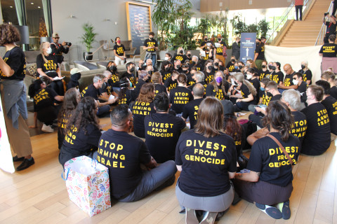 Sit-in in the hotel lobby