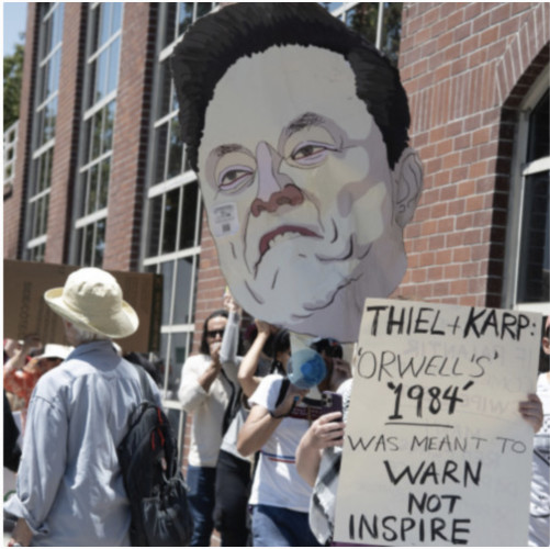 Enter the shopping center via Plum Lane (off Sand Hill Rd.)
Tesla show room is straight ahead
Palo Alto