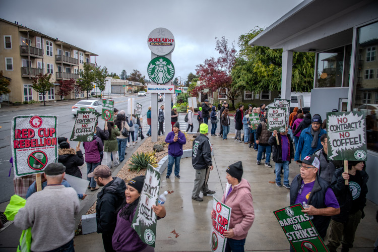 sm_santa_cruz_starbucks_union_workers_strike_5.jpg