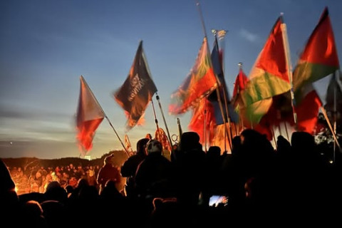 During the Commemoration of the Occupation of Alcatraz, freed political prisoner Leonard Peltier urged the people to stand with Palestine...
