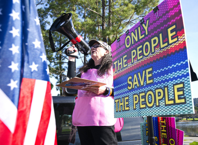 Thousands in Memorial March at Marin County Civic Center