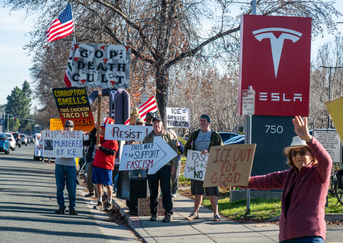 Jan 10 quickly turned into a national day of action after Rachel Good, a community observer, was murdered by ICE in Minneapolis. In Sunny...