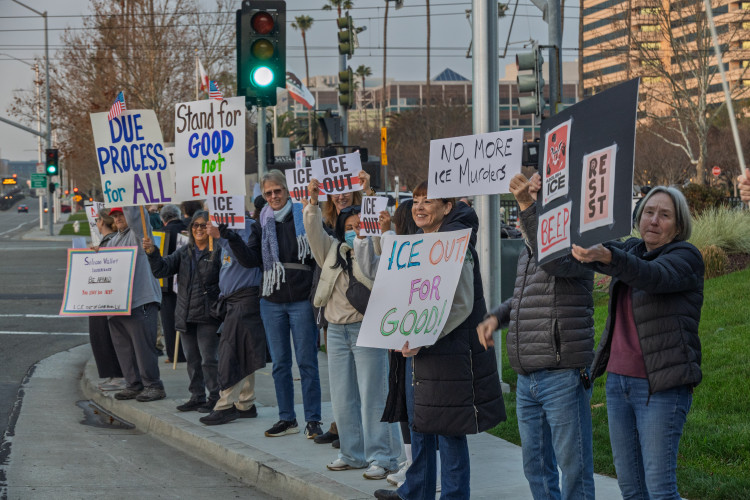 sm_12_ice_protest_santa_clara_hilton_hotel.jpg