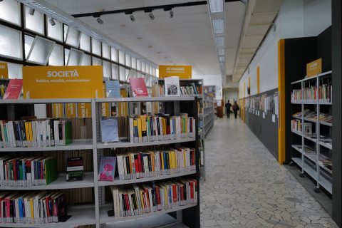 A view of the 1950s renovation of the building.