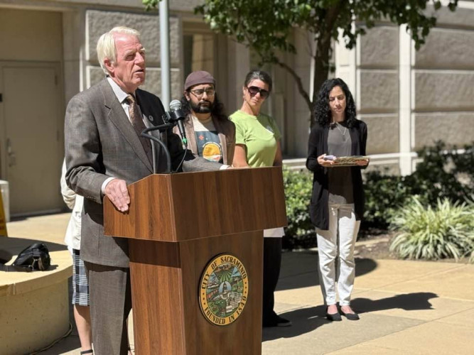 Council Member Roger Dickinson