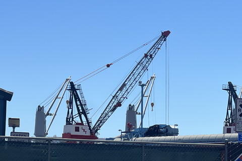 480_ilwu_levin_crane_unloading_sugar_7-3-26.jpg