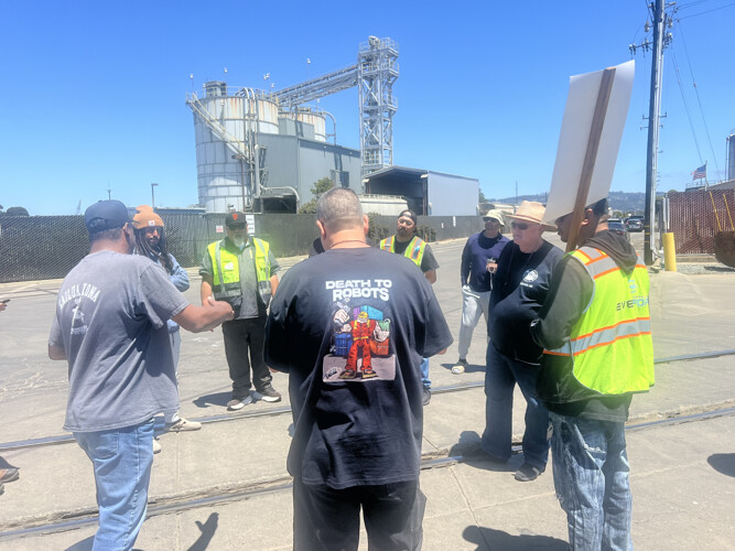 Death To Robots As ILWU 10 Members Protest Unloading Of Sugar Ship