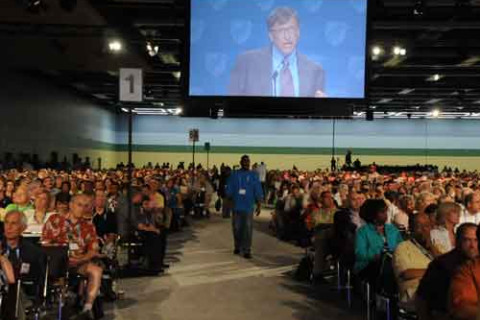 480_weingarter__gates_randi_aft_pres_invited_union_buster_privatizer_gates_to_2010_convention.jpg