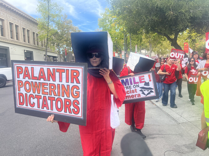 sm_cna_palantir_powering_dictators.jpg