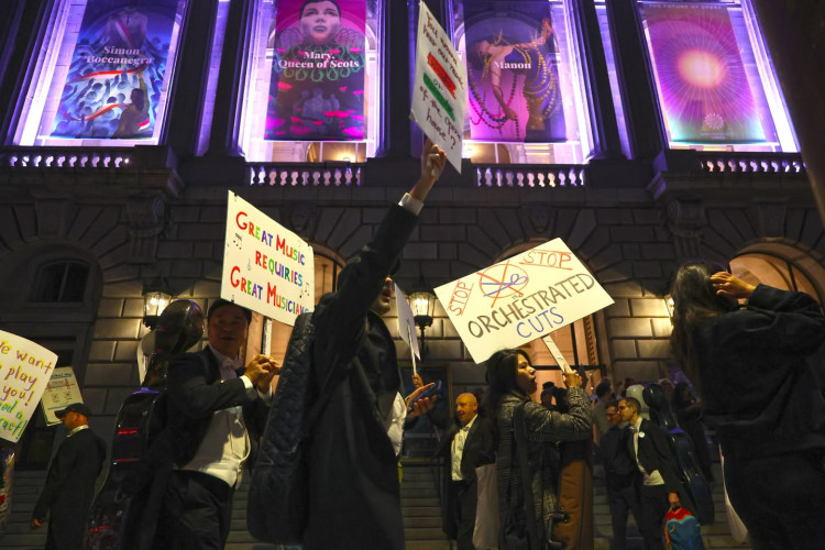 SF Opera Orchestra are on strike and walking a picket line!