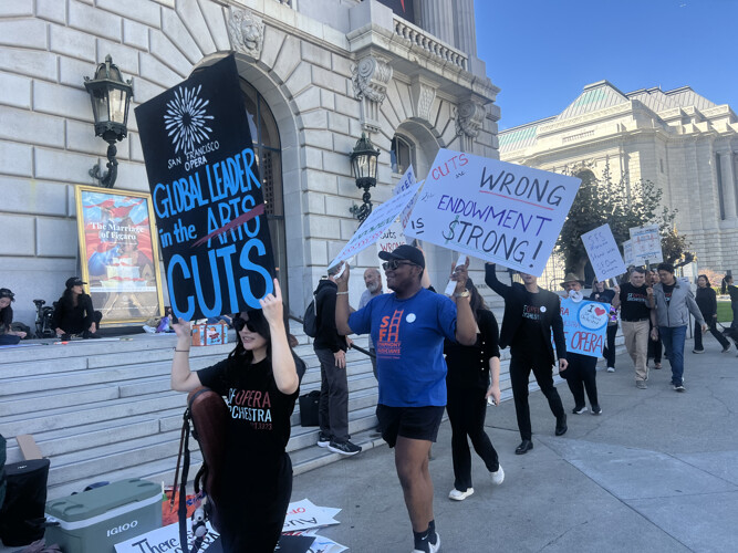 Striking SF Opera Musicians on The Picket Line