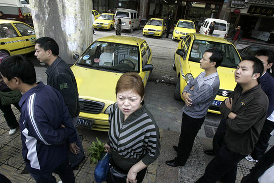 china_striking_taxi_drivers_in_chongqing.jpg