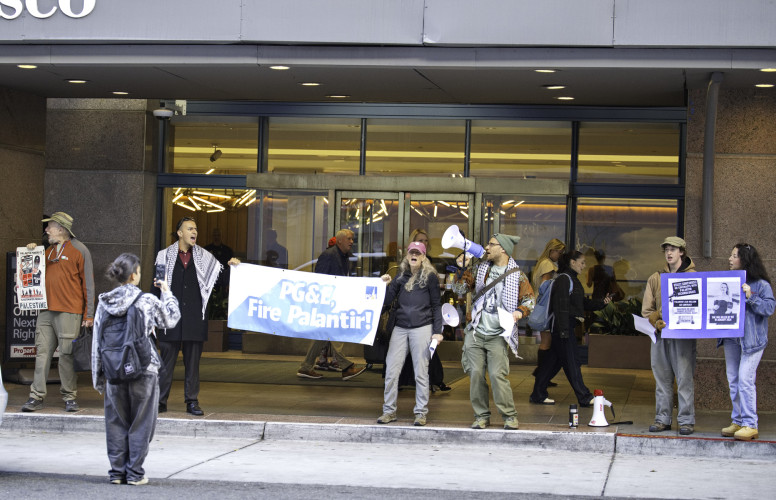 Protest at Hilton Union Square (sort of, 333 O’Farrell) demands PG&E fire Palantir
