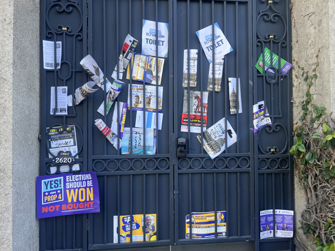 sm_larsen_s_door_with_clutter_10-10-26.jpg