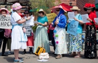 Seniors Sing Praises of Single-Payer System