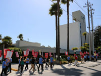 Santa Cruz Dream Inn Workers Rally for a Fair Contract