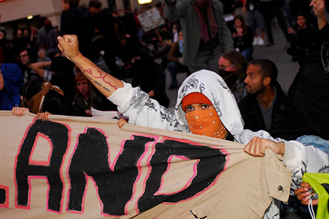 Battle for Occupy Oakland Begins with Police Raid; Occupiers Up Ante with General Strike